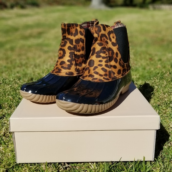 Yoki Leopard print Rain Boot - Picture 2 of 3